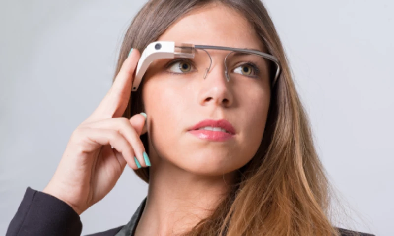 Elle - Google Glass Application