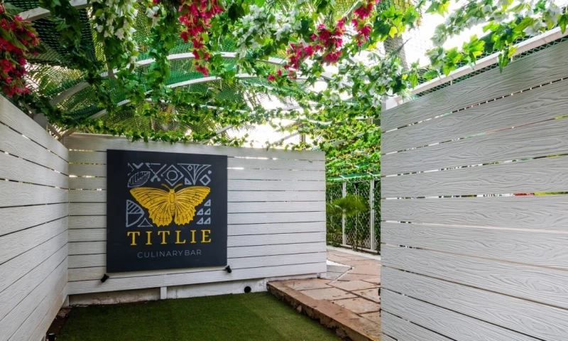 CrawlxMedia - Titlie Culinary bar