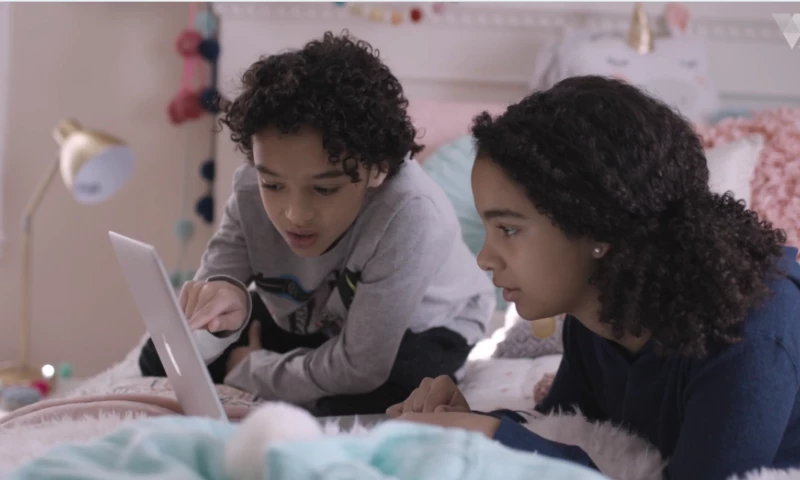 Hawke Commercial Filmmaking - Vistaprint - Mom Boss