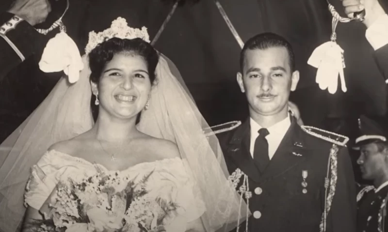 AlmabuenA Films - Love in Dictatorship