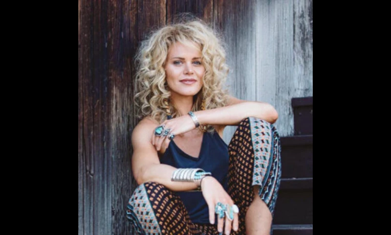 MusicPromoToday - Kelly Monrow