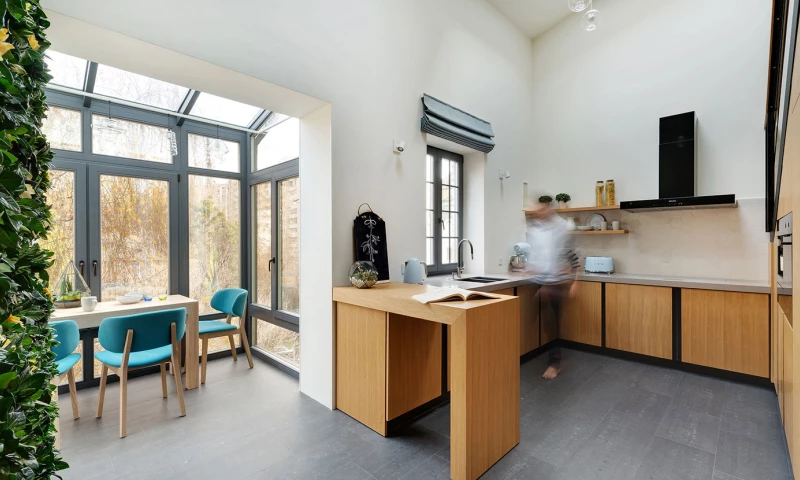 Purn Interiors - Satellite's Elegant Villa