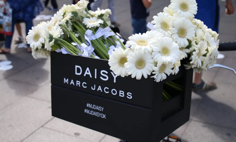 InBold - Brand activation for Marc Jacobs online & offline