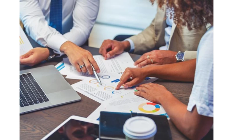 Enhanced In-Store Experience with Digital Signage App