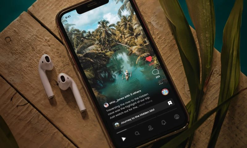 Trava | AI-driven trip-planning app with a social networking feature