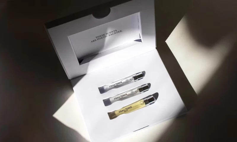 Contacto Studio - Frau Tonis Parfum