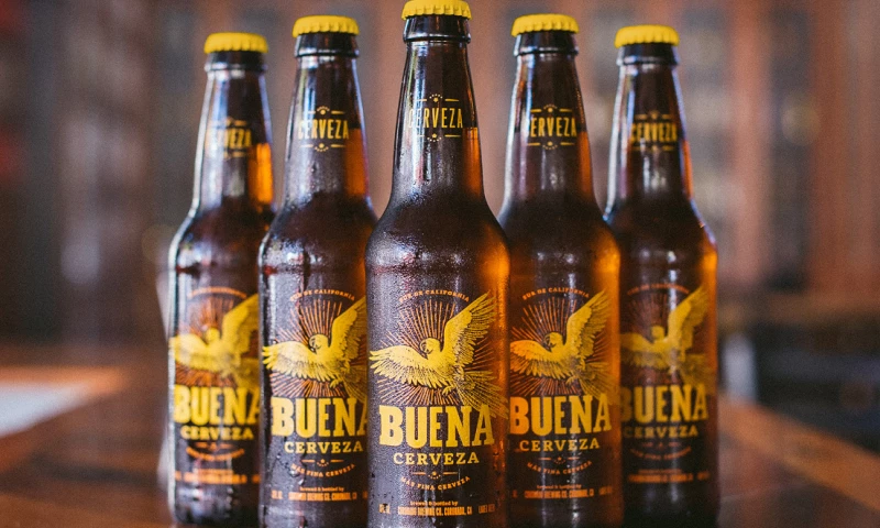 Caava Design - Buena Cerveza Brand & Packaging