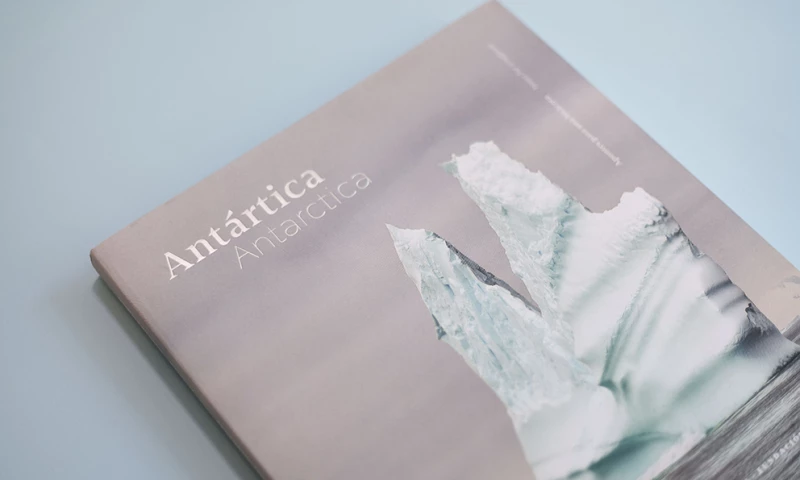 Estudio Vicencio - Antarctica, notes for a logbook