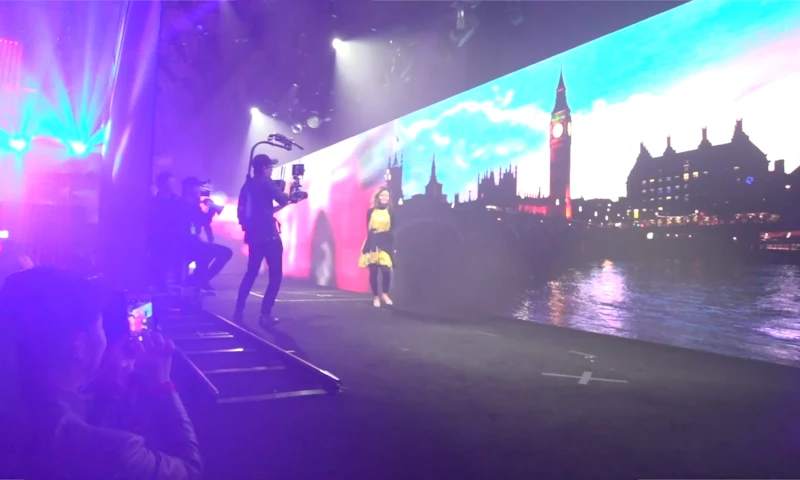 Michael Kors Shanghai: AI-Enabled Fashion Film Studio & Experiential Campaign The Walk