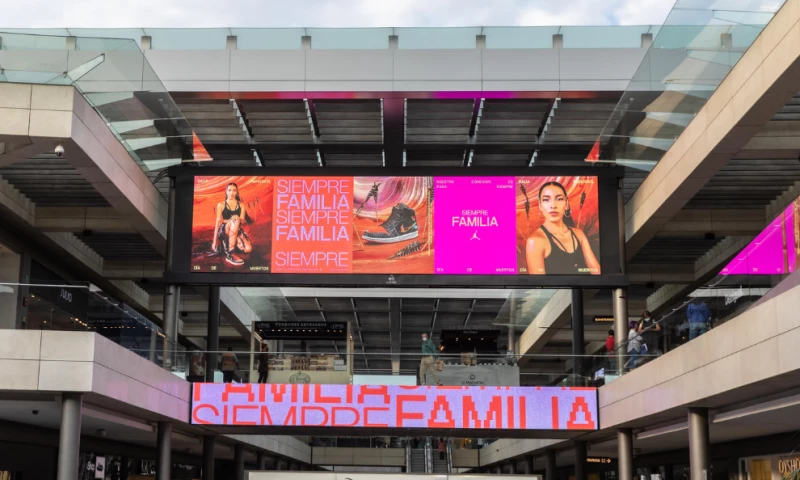 Nike Siempre Familia