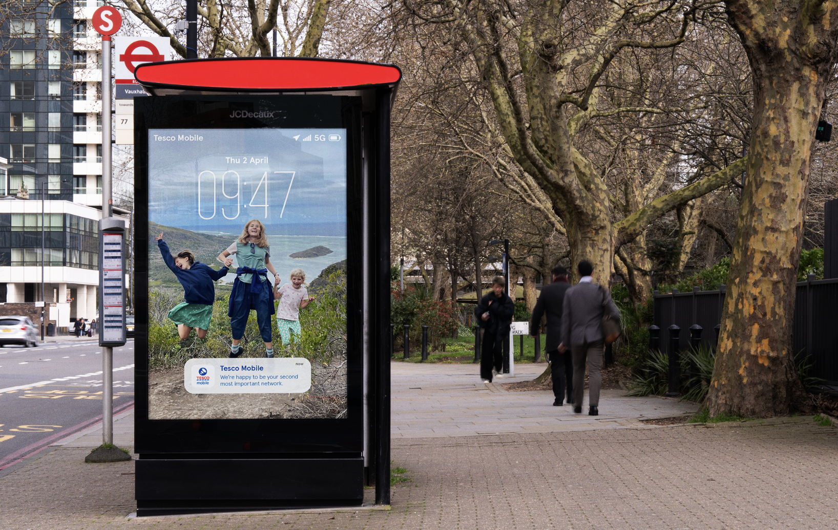 Tesco Mobile's OOH Billboards | Source: Tesco Mobile Tesco Mobile's OOH Billboards | Source: Tesco Mobile