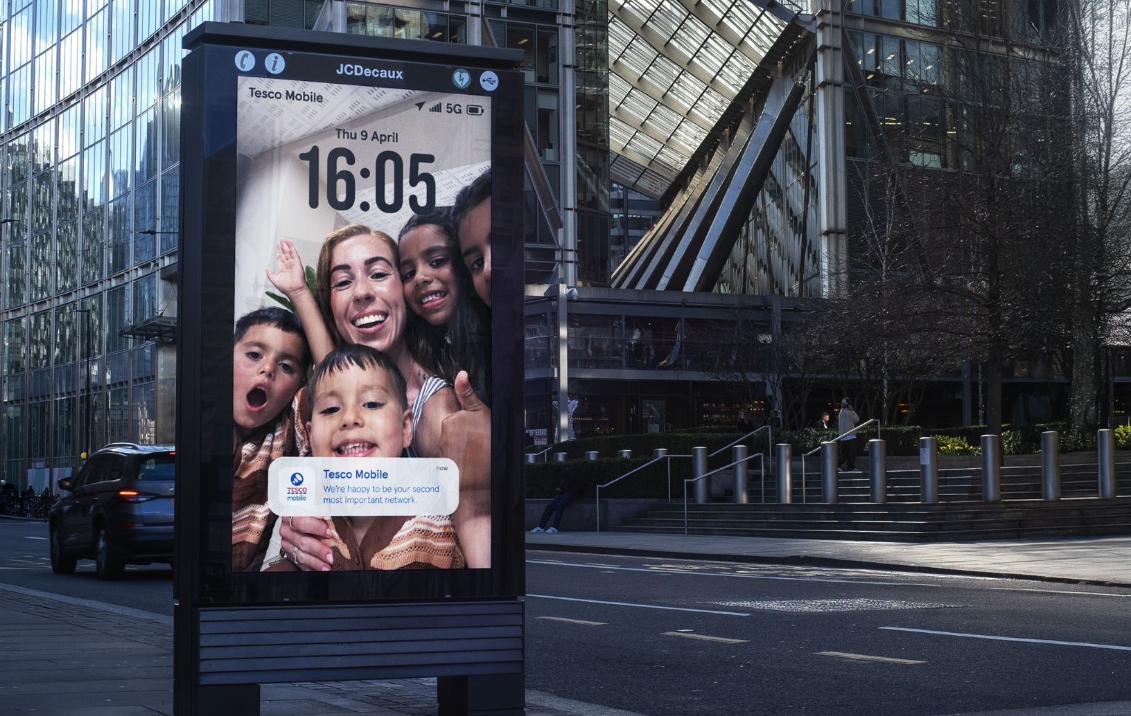 Tesco Mobile's OOH Billboards | Source: Tesco Mobile Tesco Mobile's OOH Billboards | Source: Tesco Mobile