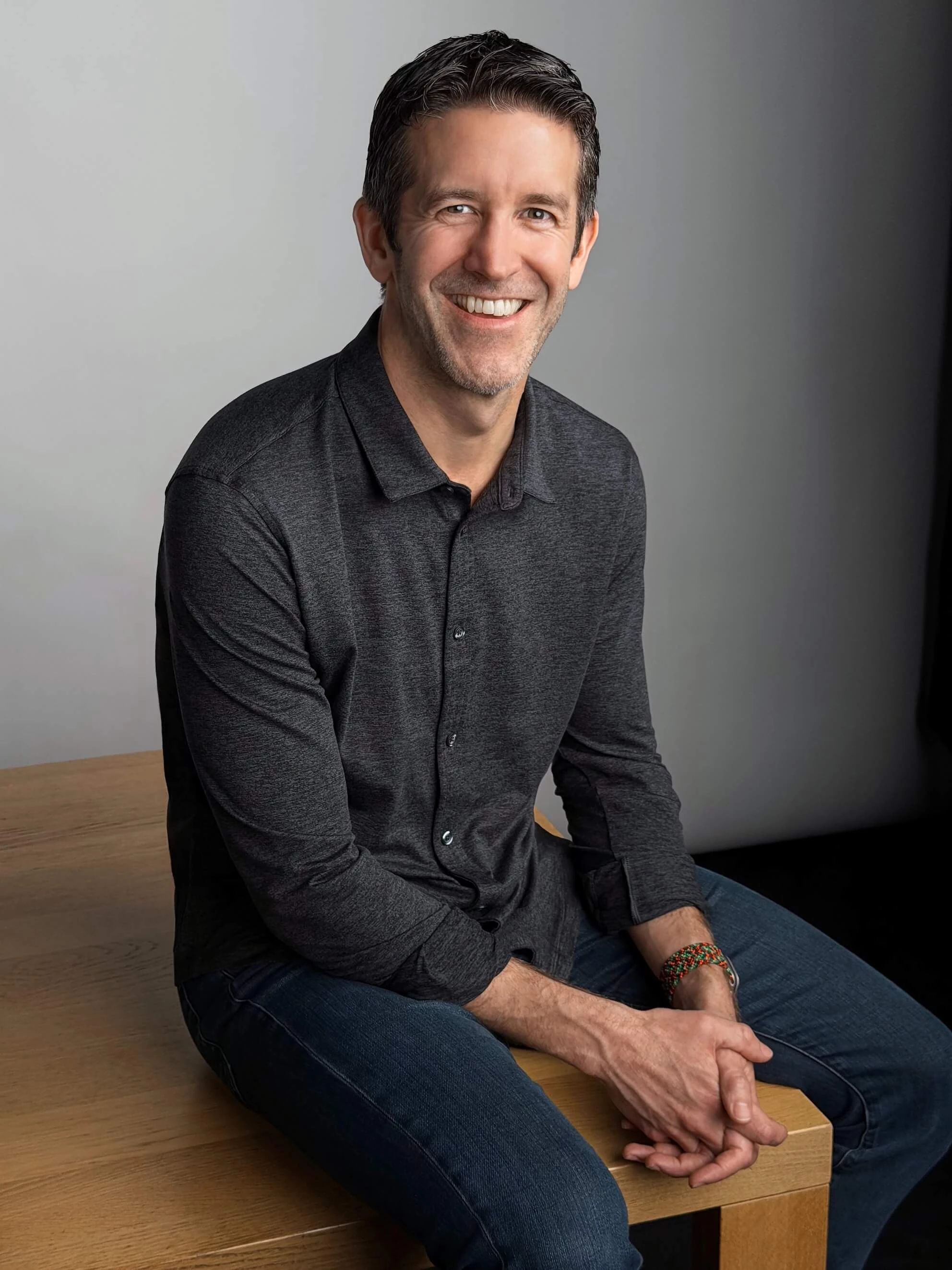 John Ternus replaces Tim Cook as Apple's next CEO.