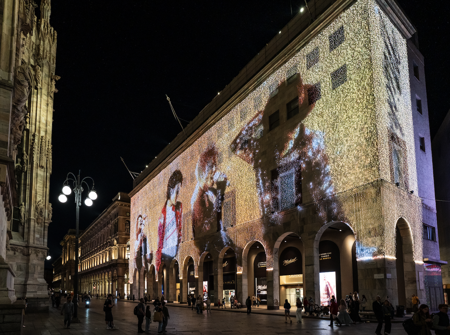 The "Glow Up" activation for Michael | Source: DOOH.com