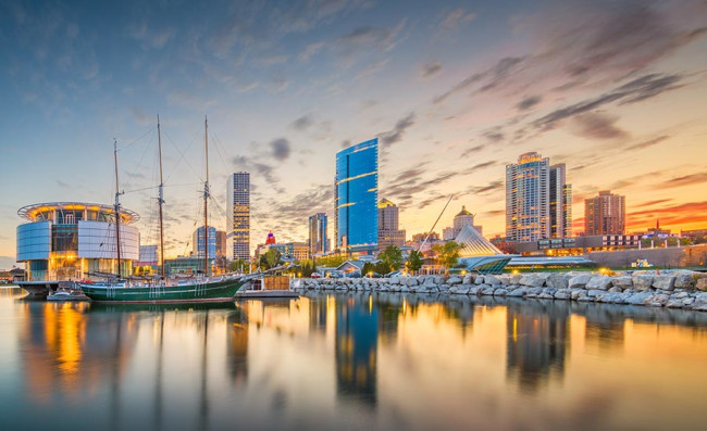 Milwaukee skyline on lake Michigan