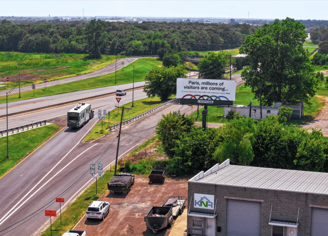 A Fiverr Billboard in Paris | Source: Fiverr A Fiverr Billboard in Paris | Source: Fiverr