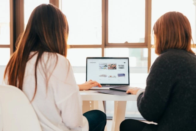 Women using a parked domain for an ecommerce site