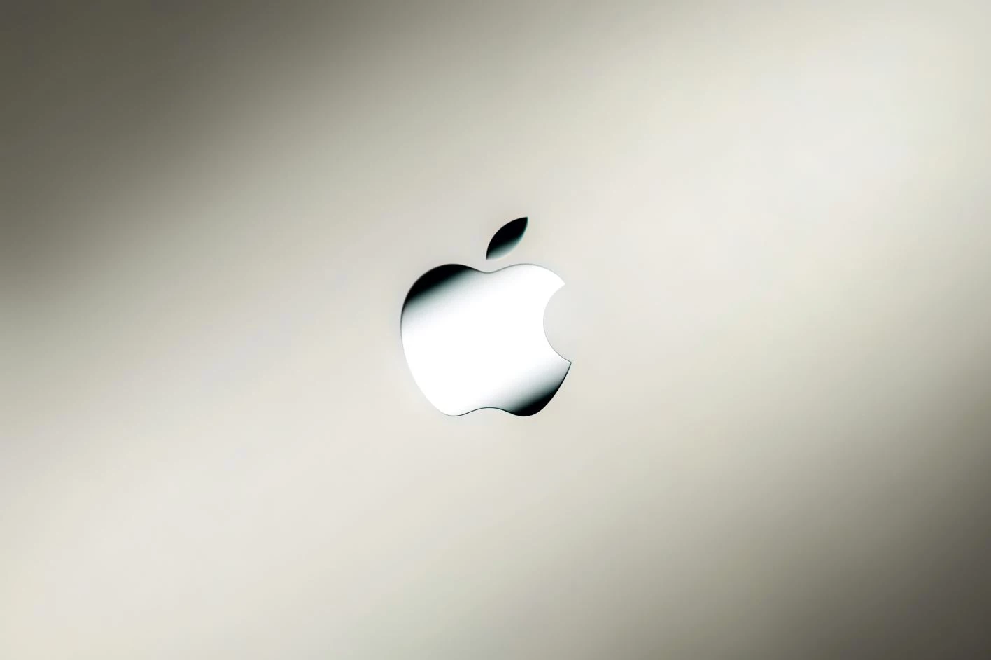 Apple Apple