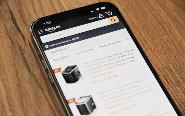 smartphone-showing-amazon-products Smartphone showing Amazon products