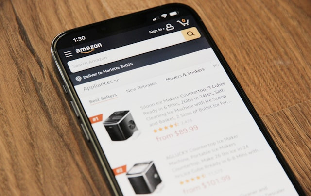 smartphone-showing-amazon-products Smartphone showing Amazon products