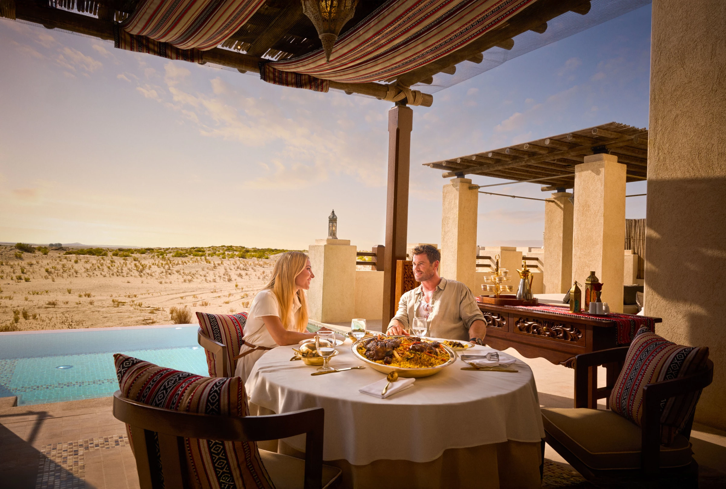Hemsworth and Pataky share a meal in Abu Dhabi