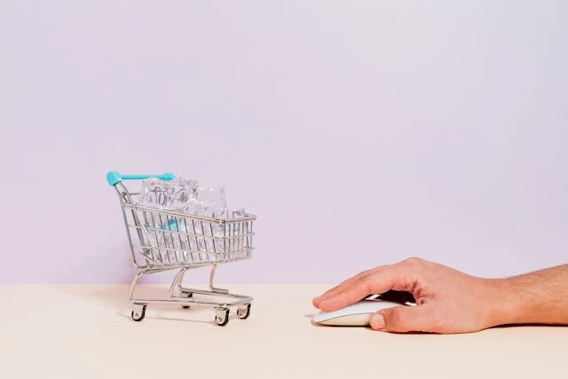 Person scrolling with shopping cart