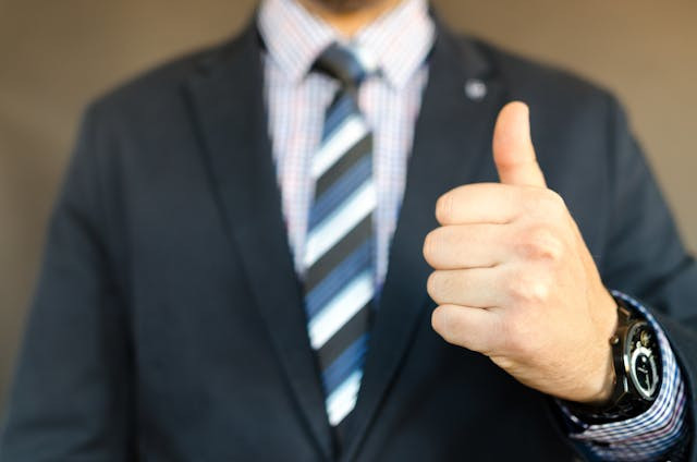 Man giving thumbs up