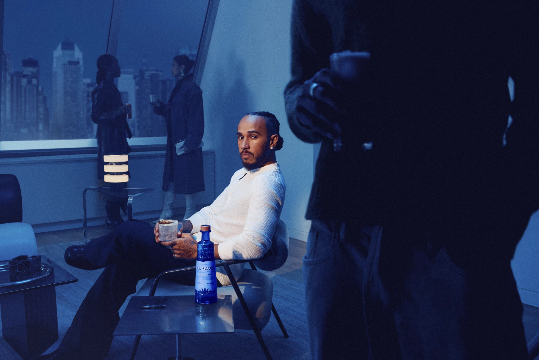 Lewis Hamilton with Almave | Source: Almave