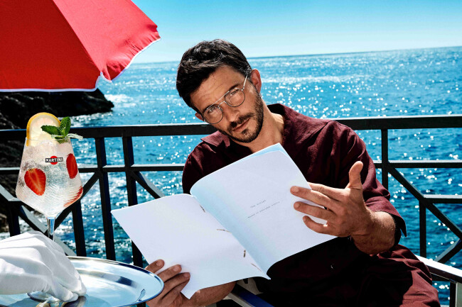 Jonathan Bailey Stars in Martini's "Off Script" Ad Jonathan Bailey Stars in Martini's "Off Script" Ad