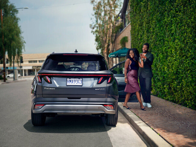 2025 Tucson Hybrid Back View