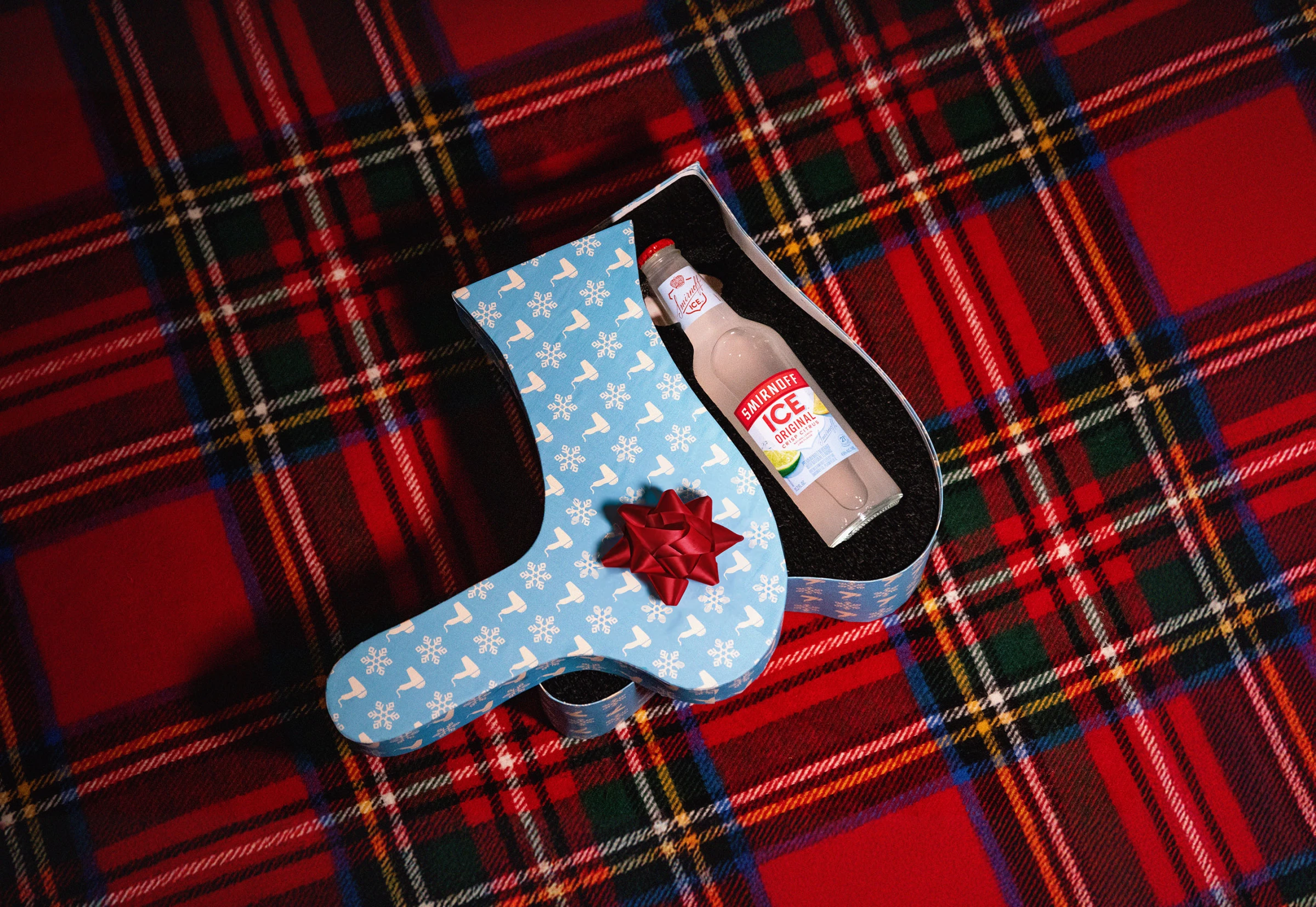 Smirnoff ICE's "ICONIC GIFT BOXES" | Source: Smirnoff ICE